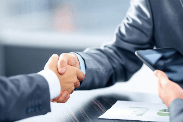 ИП прекращает использование УСН и выбирает ОСН.